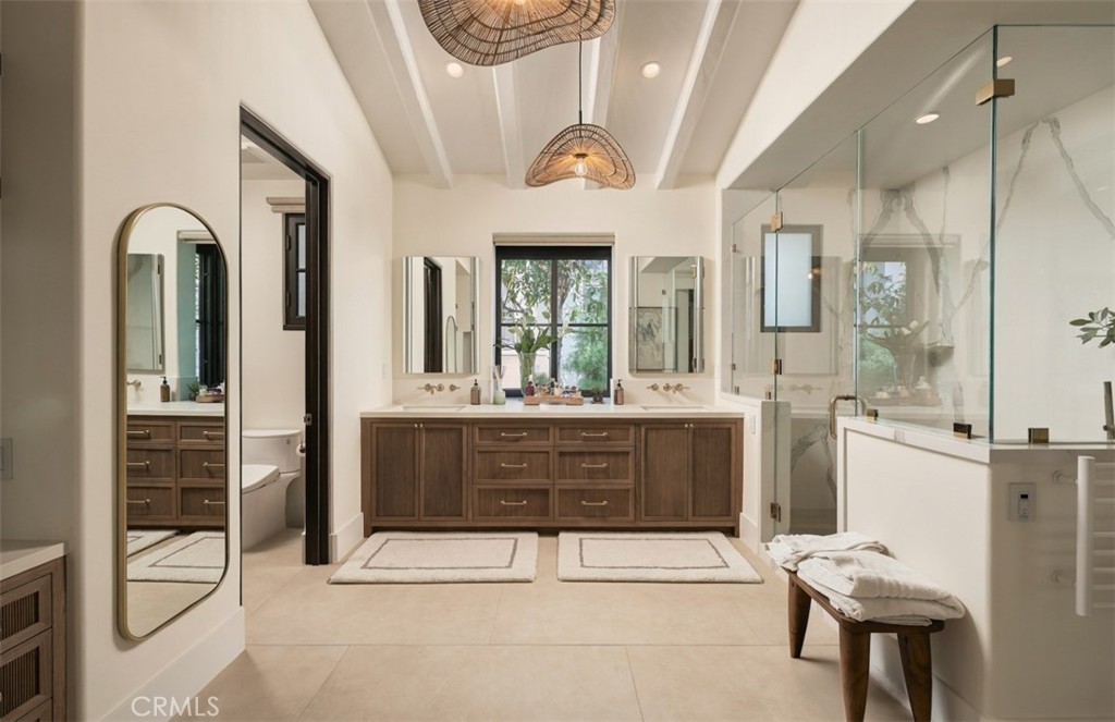 16 Pelican Point