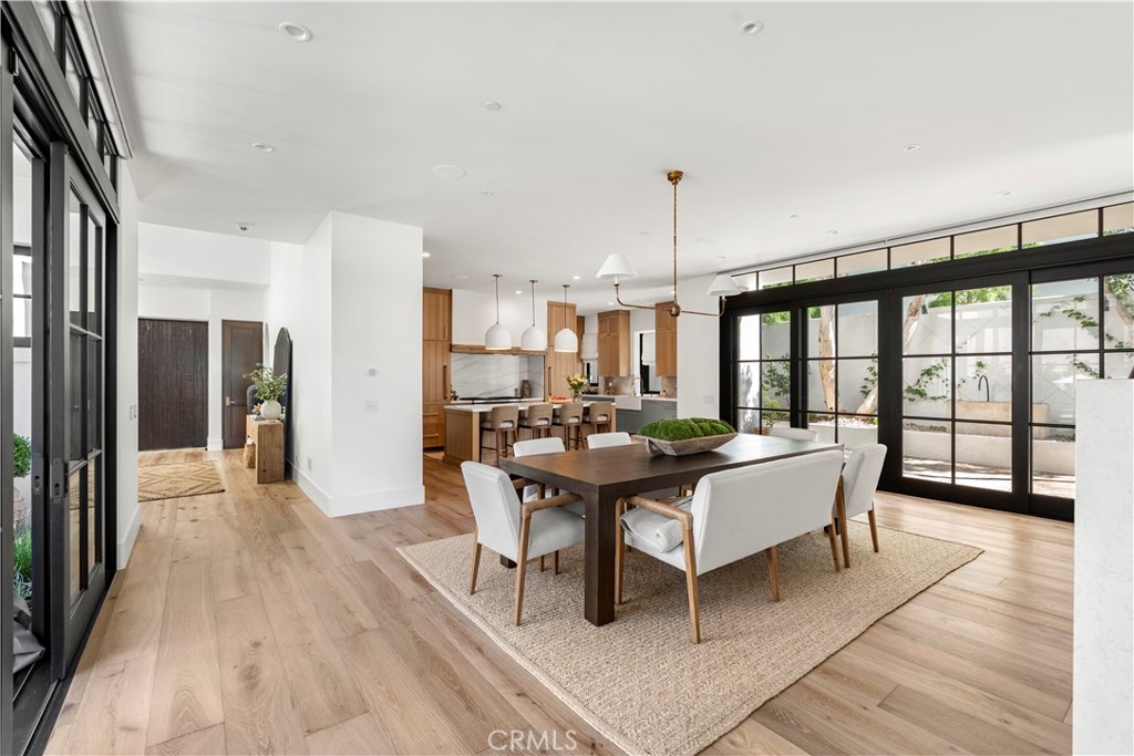 16 Pelican Point