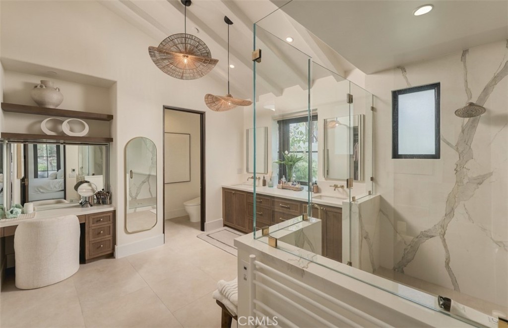 16 Pelican Point