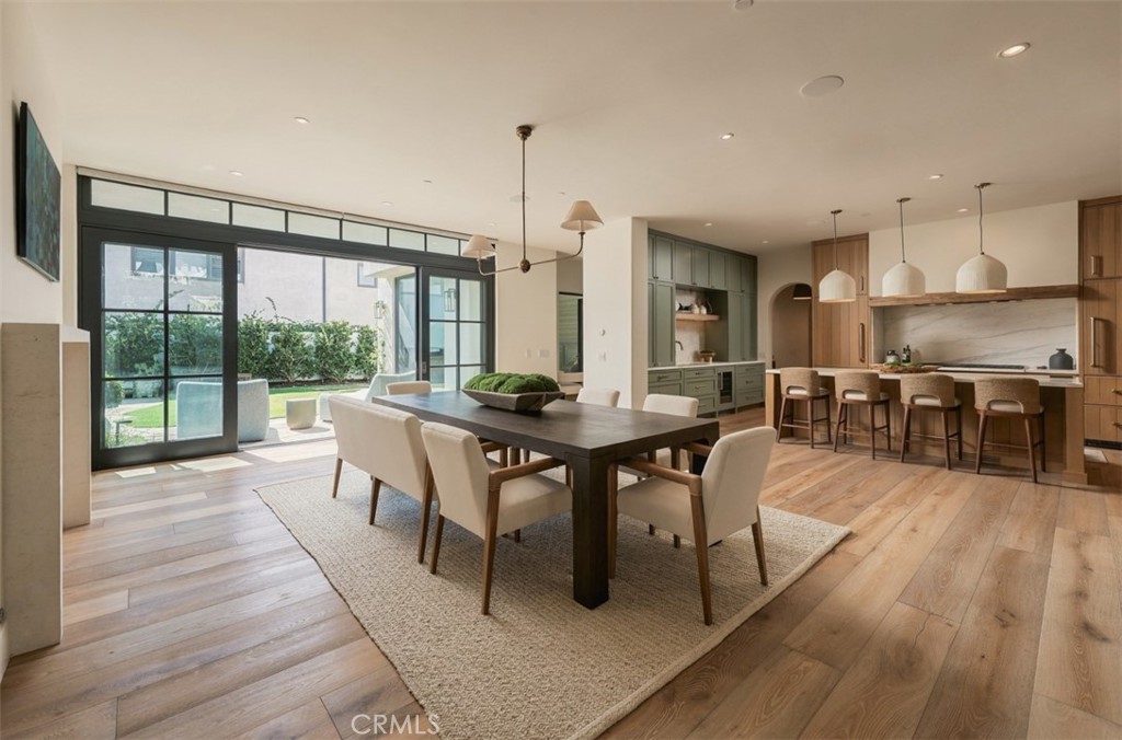 16 Pelican Point
