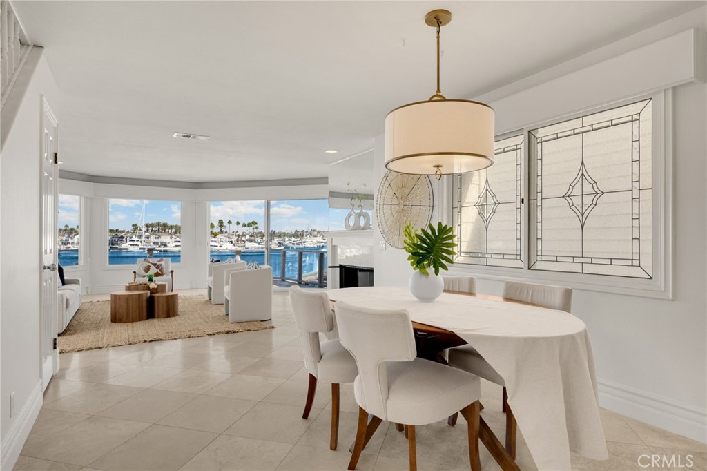 1819 1/2 W Bay Avenue B