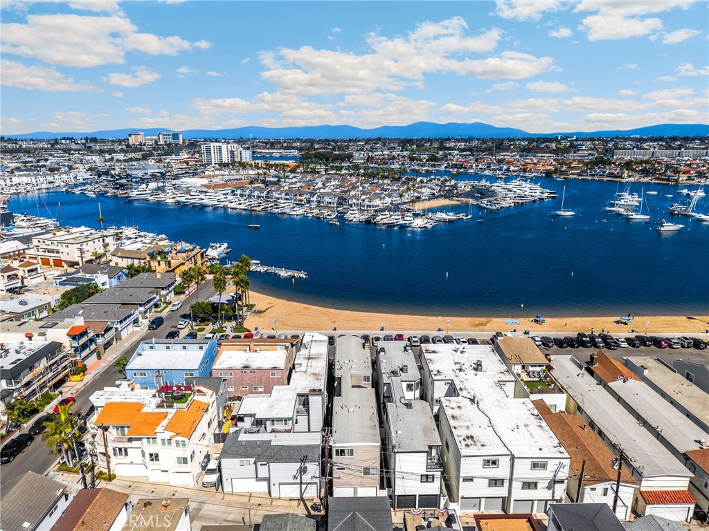 1819 1/2 W Bay Avenue B