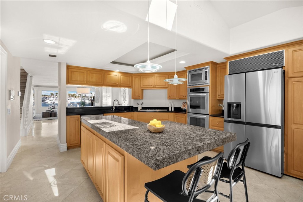 1819 1/2 W Bay Avenue B