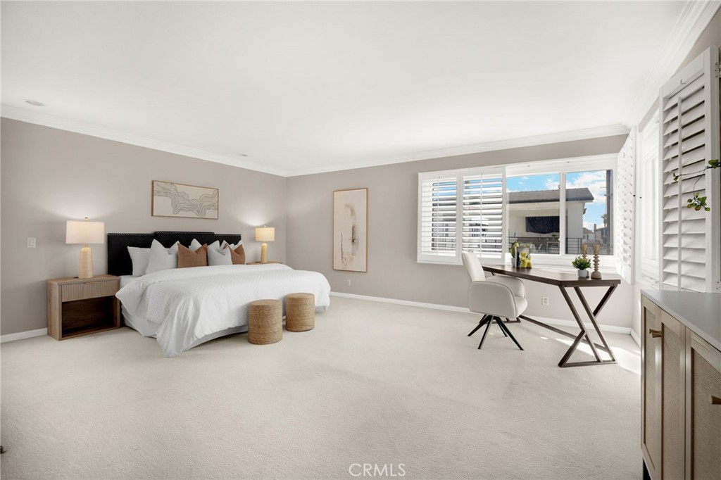 1819 1/2 W Bay Avenue B