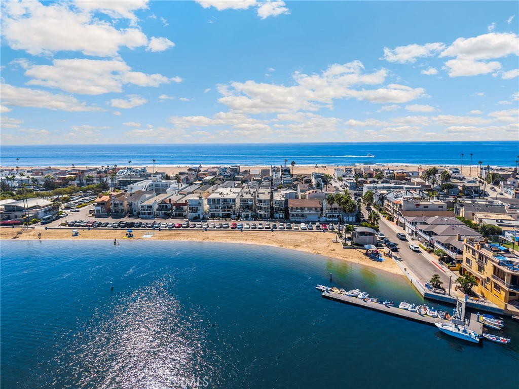 1819 1/2 W Bay Avenue B