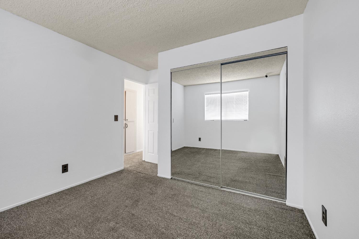 1675 Vernon Street 27
