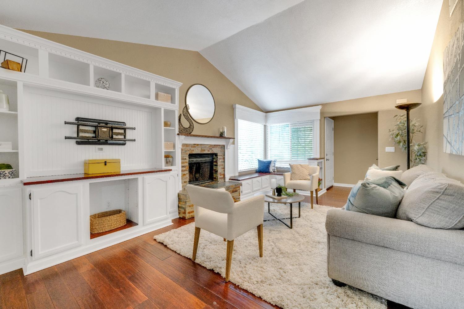6622 Oak Lakes Lane