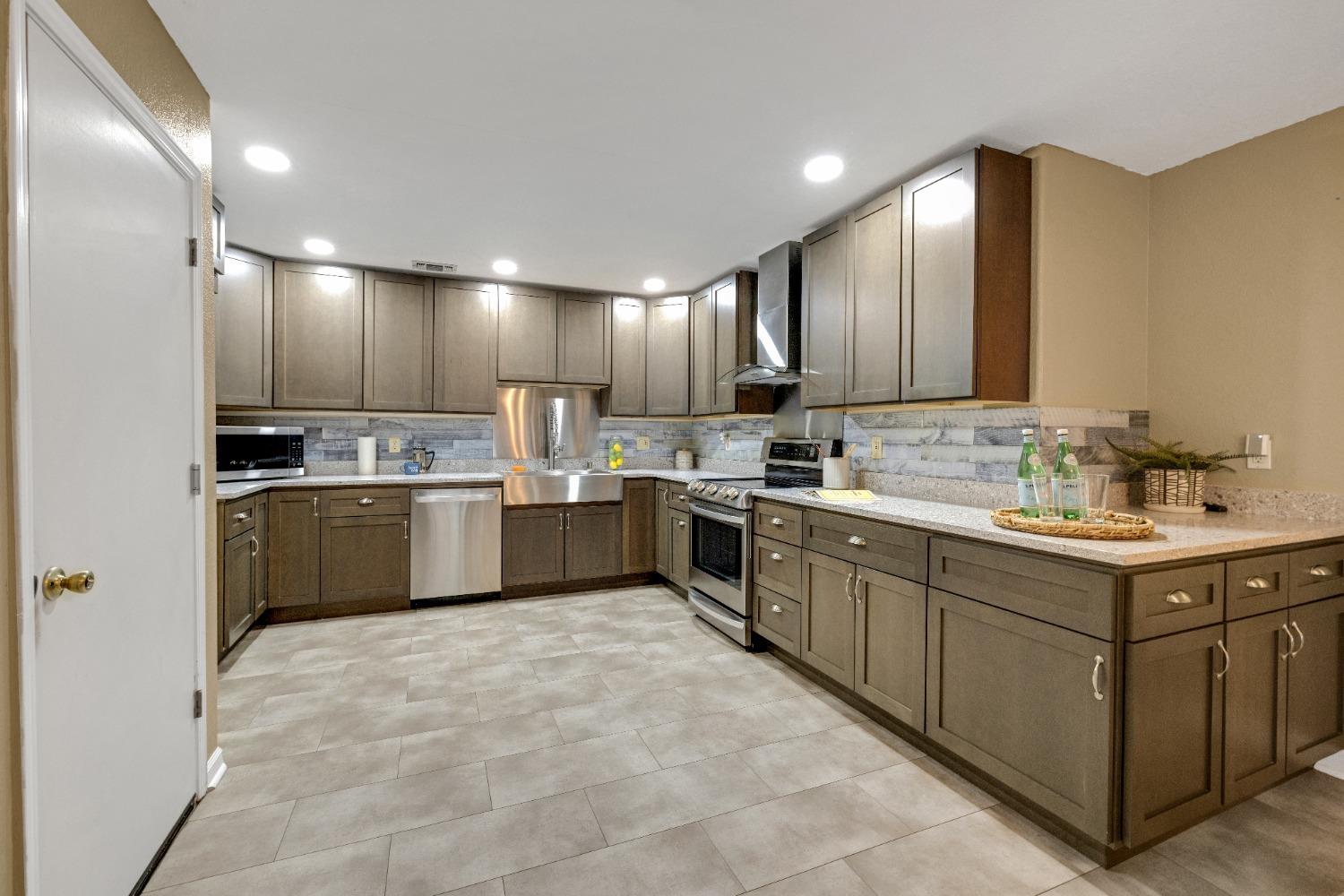 6622 Oak Lakes Lane