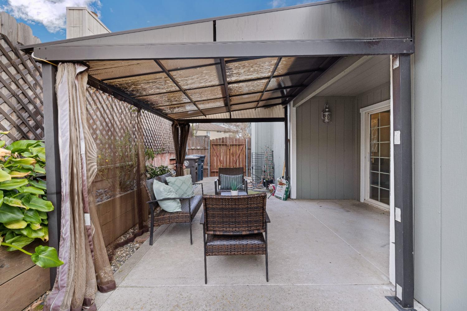 6622 Oak Lakes Lane