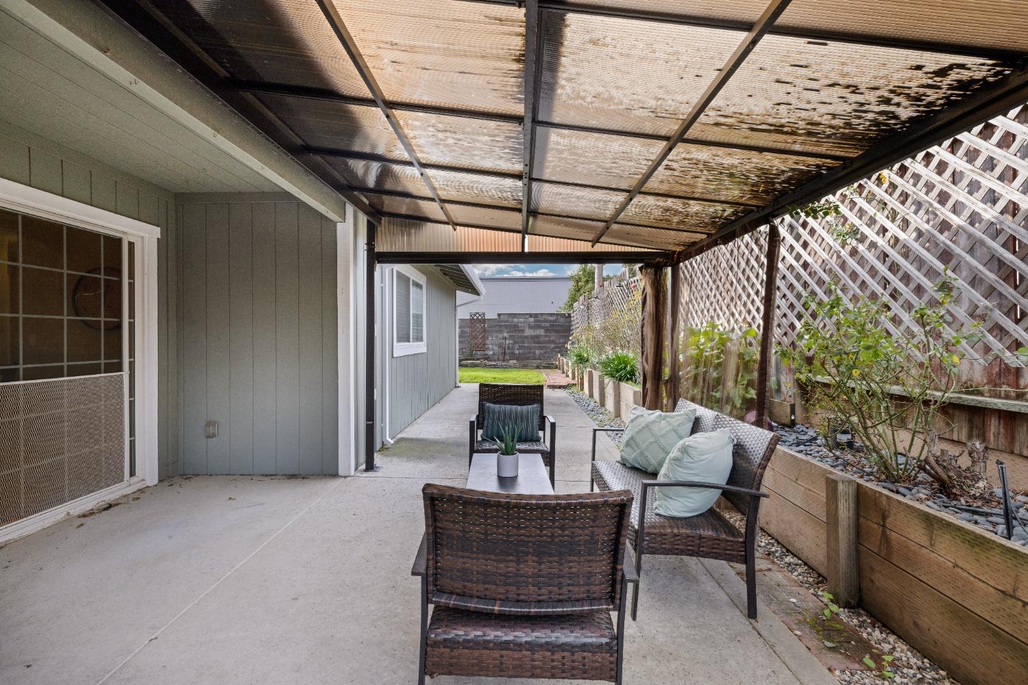 6622 Oak Lakes Lane