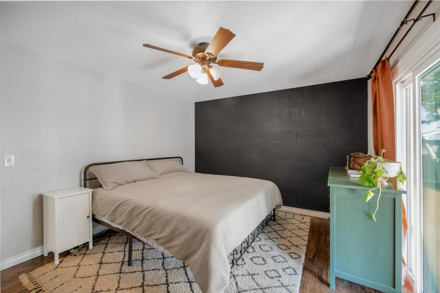 1205 Cresthaven Drive