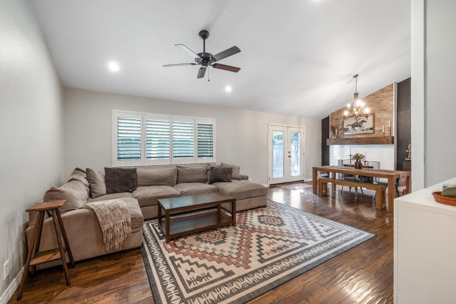 1205 Cresthaven Drive