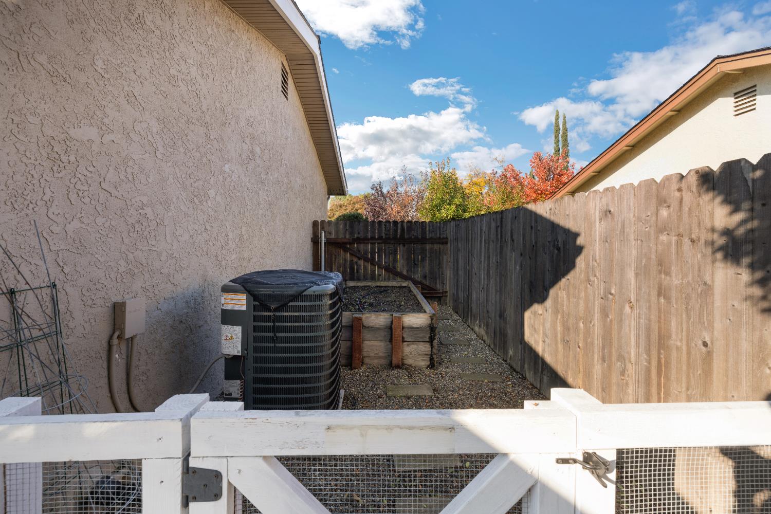 1205 Cresthaven Drive