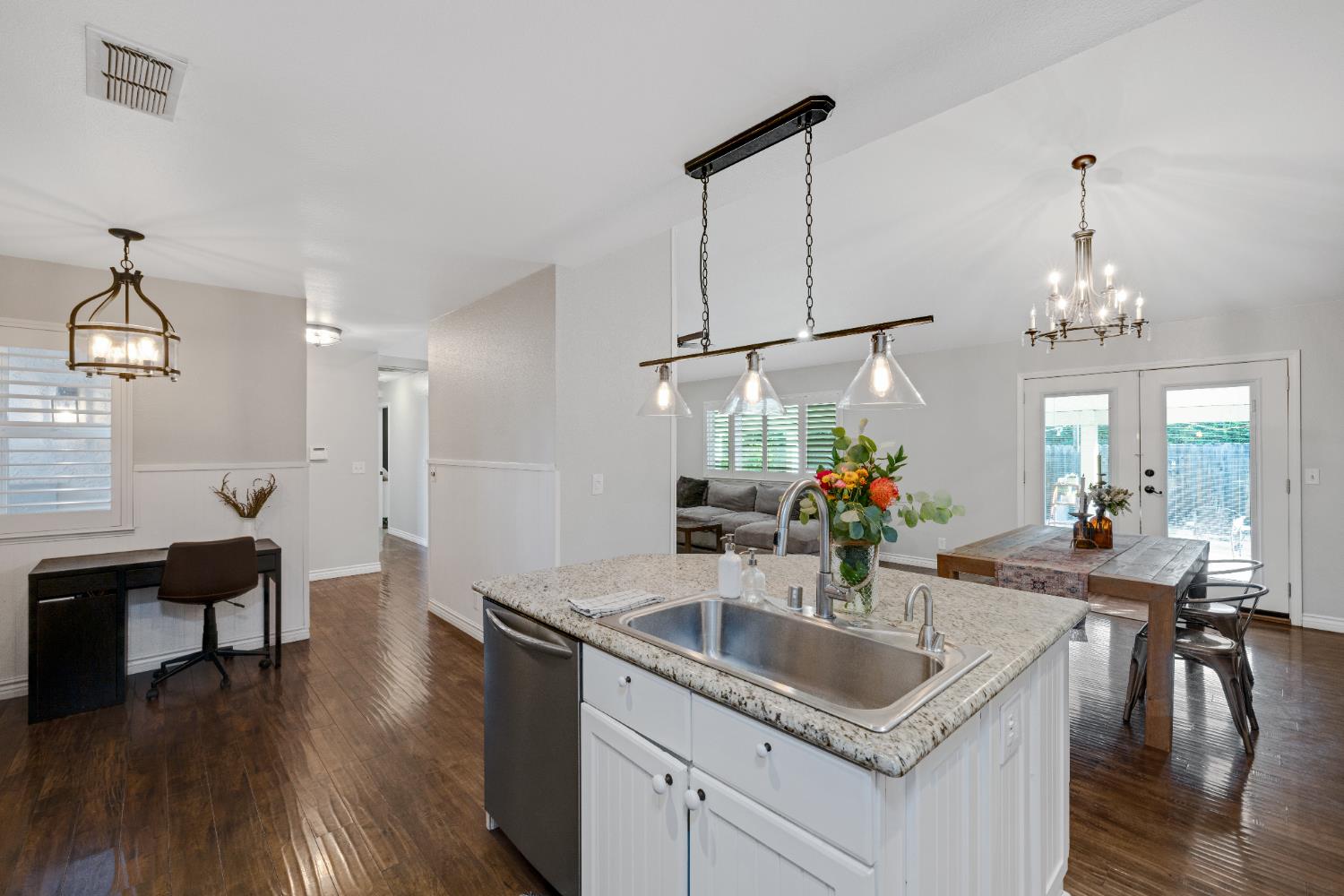 1205 Cresthaven Drive