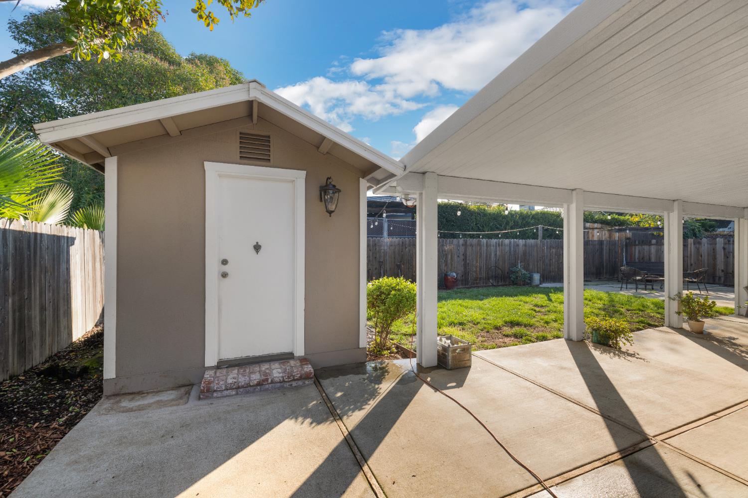 1205 Cresthaven Drive