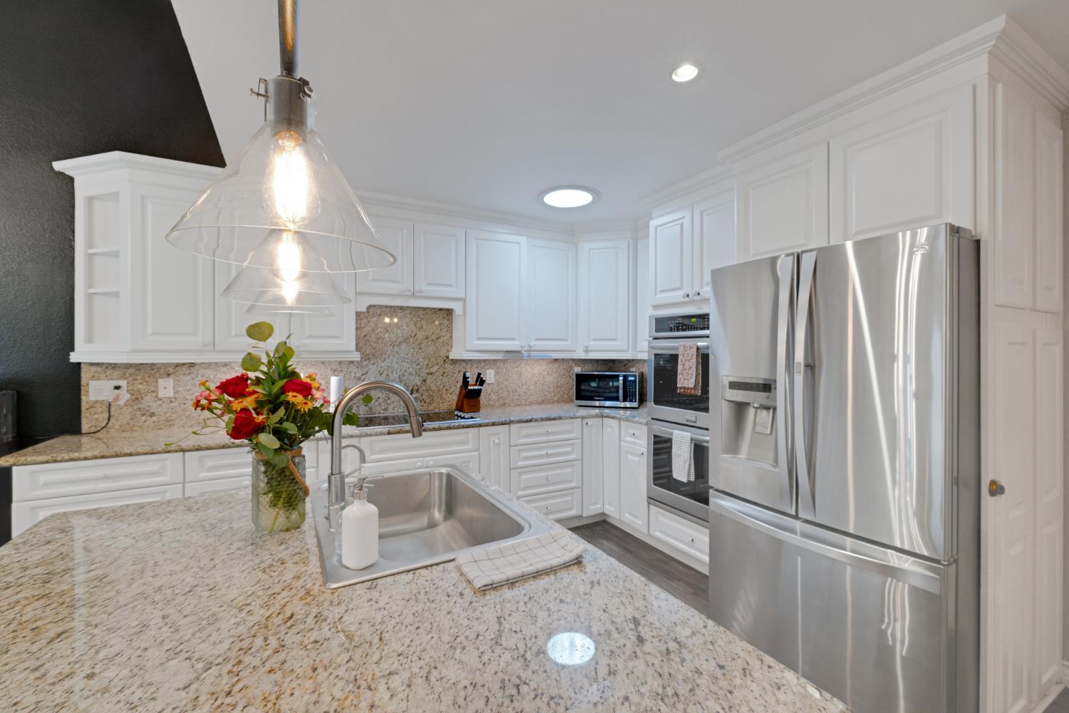 1205 Cresthaven Drive