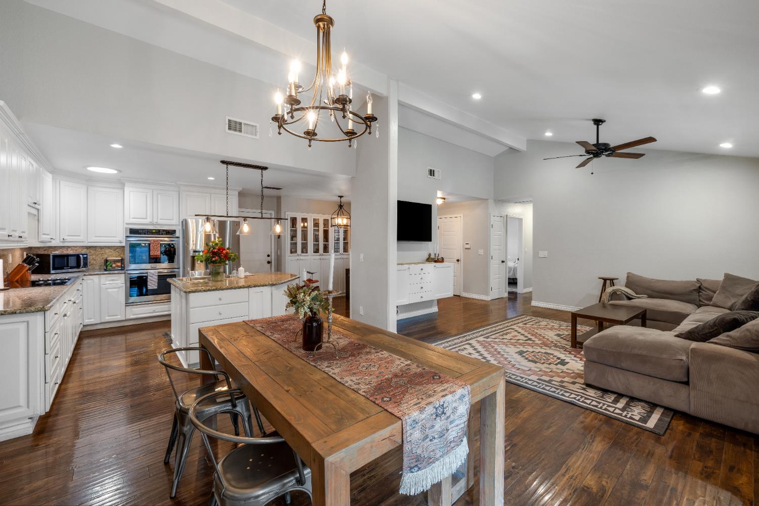 1205 Cresthaven Drive