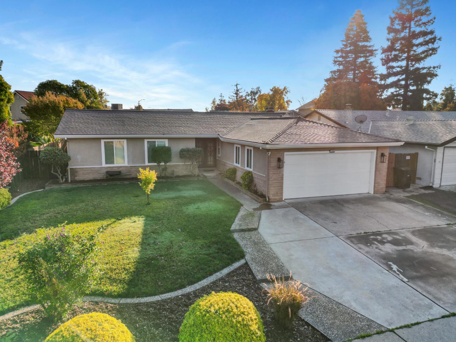 1205 Cresthaven Drive