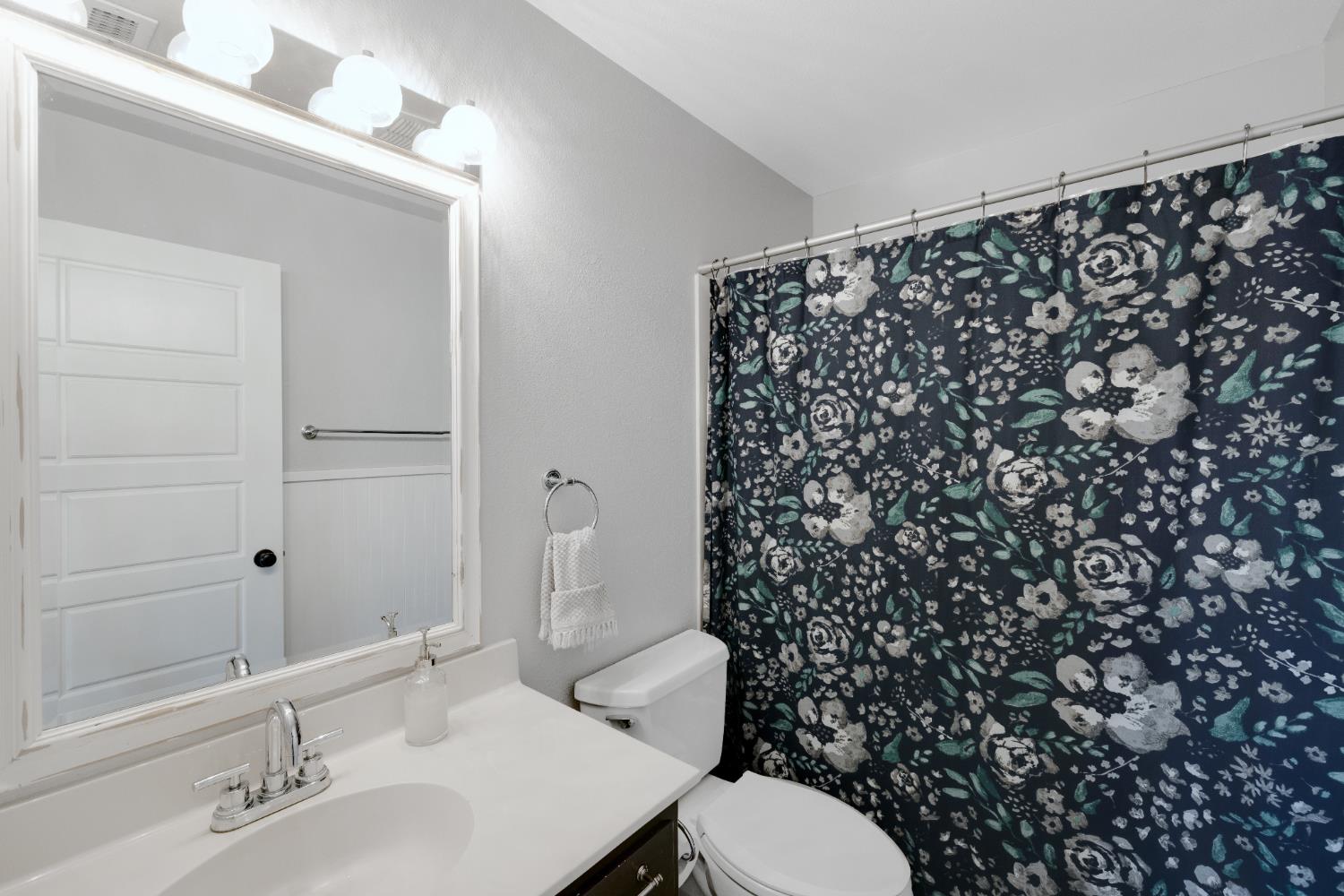 1205 Cresthaven Drive