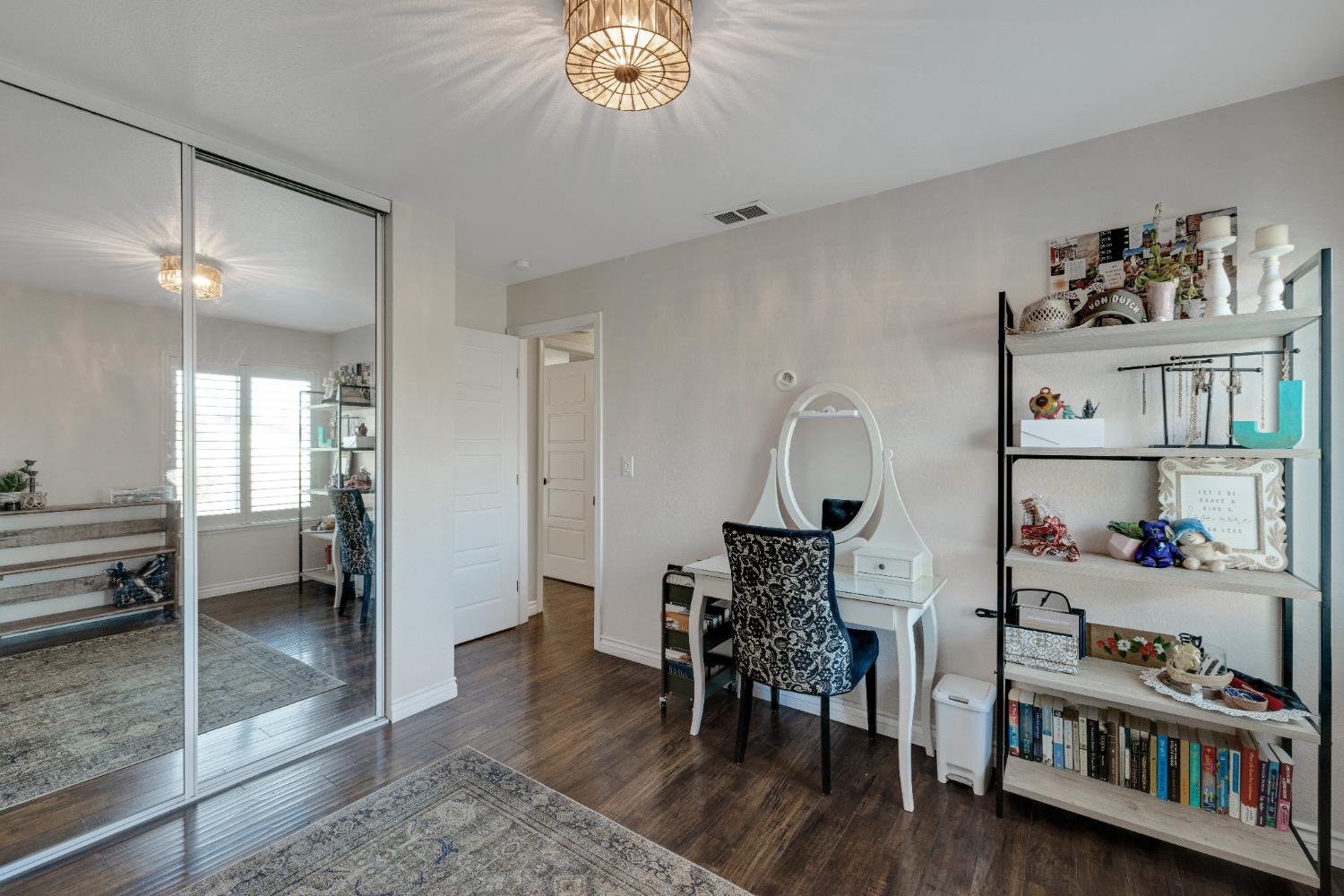 1205 Cresthaven Drive