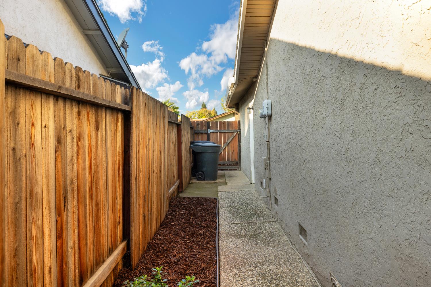 1205 Cresthaven Drive