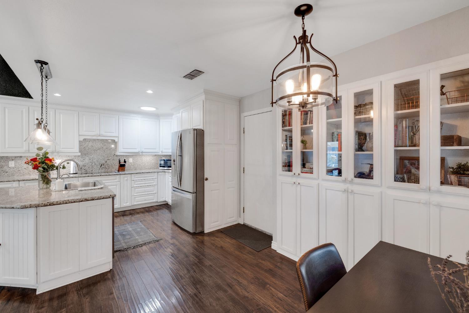 1205 Cresthaven Drive