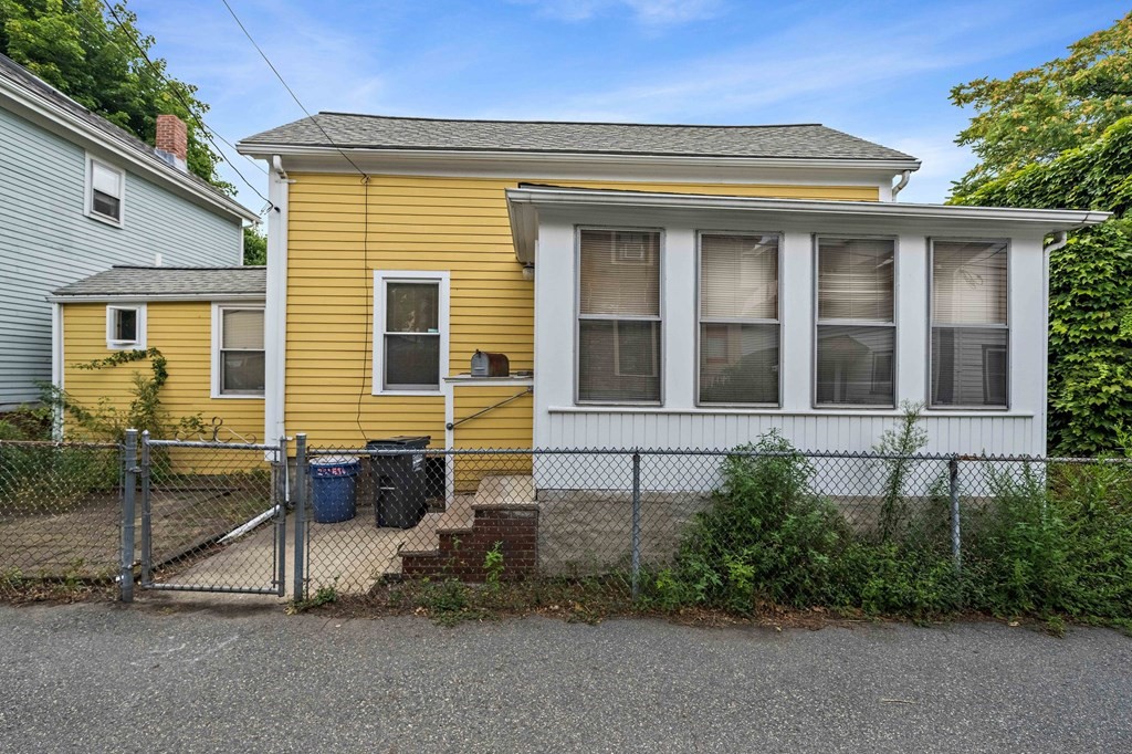 15 Murdock Street