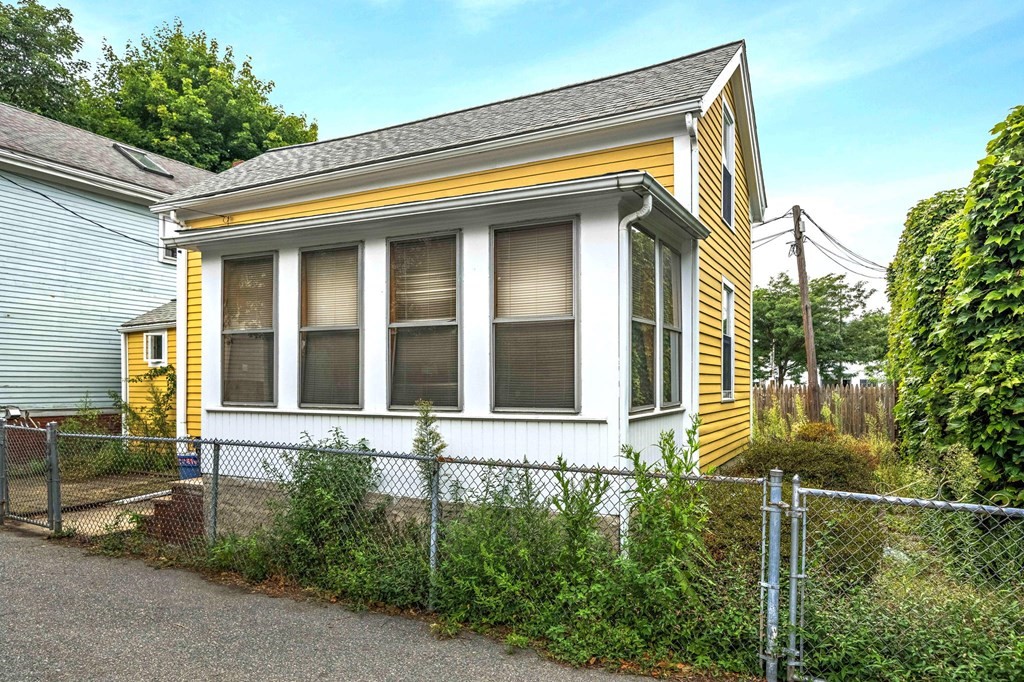 15 Murdock Street