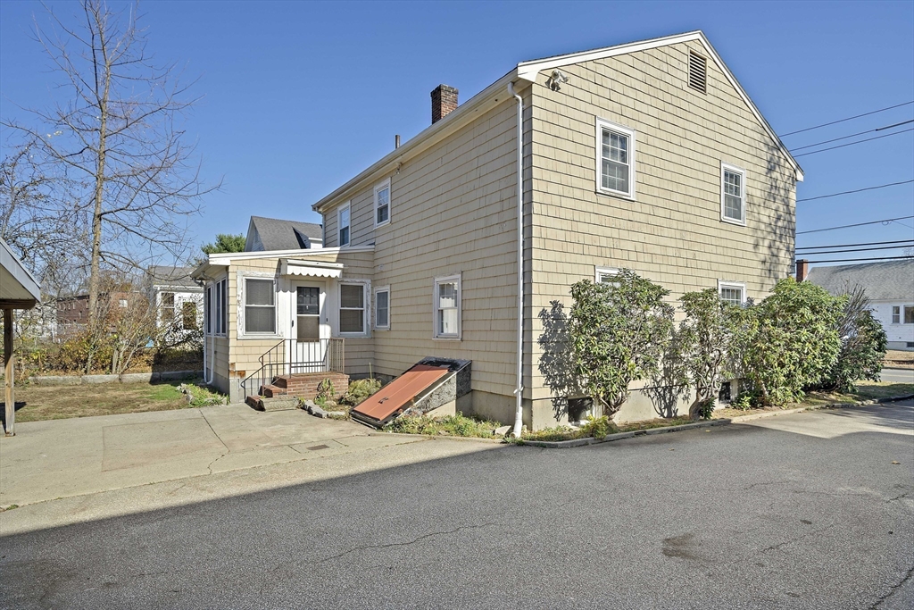 83 Lexington Street