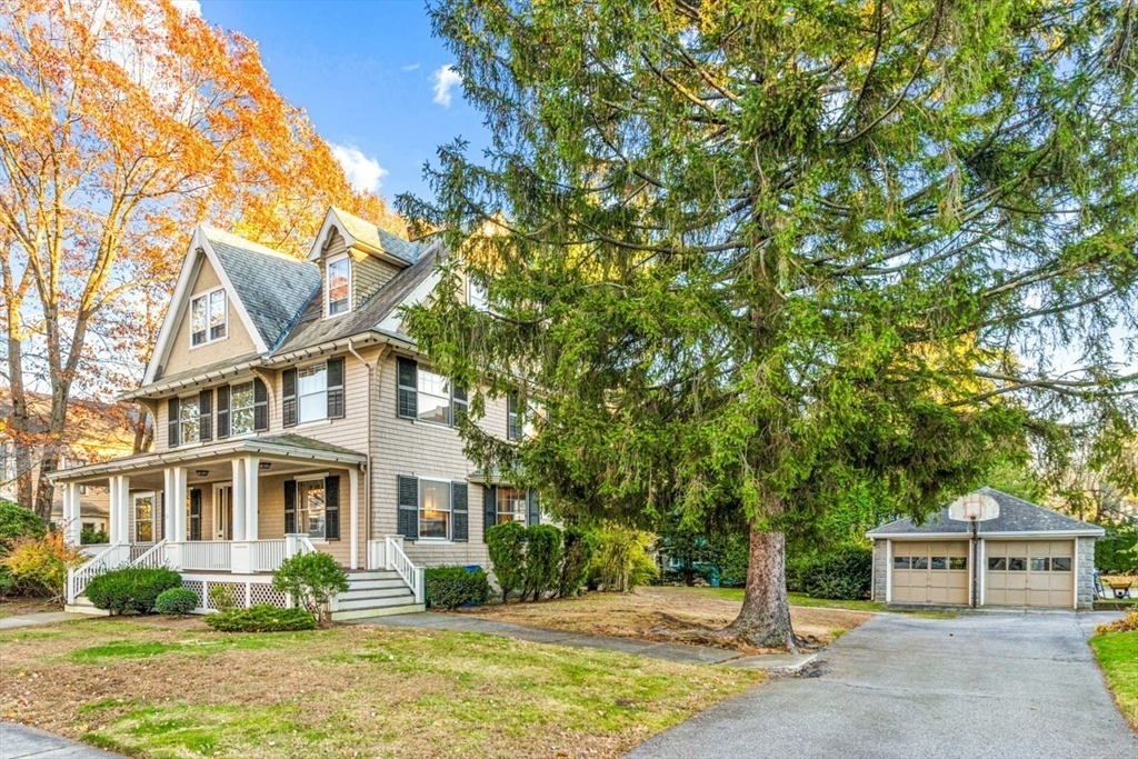 18 Alden St