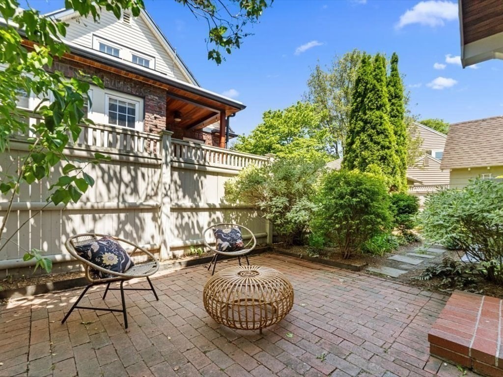 161 Playstead Rd