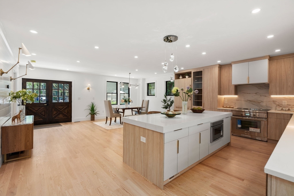 216 Aspinwall Ave, # 3