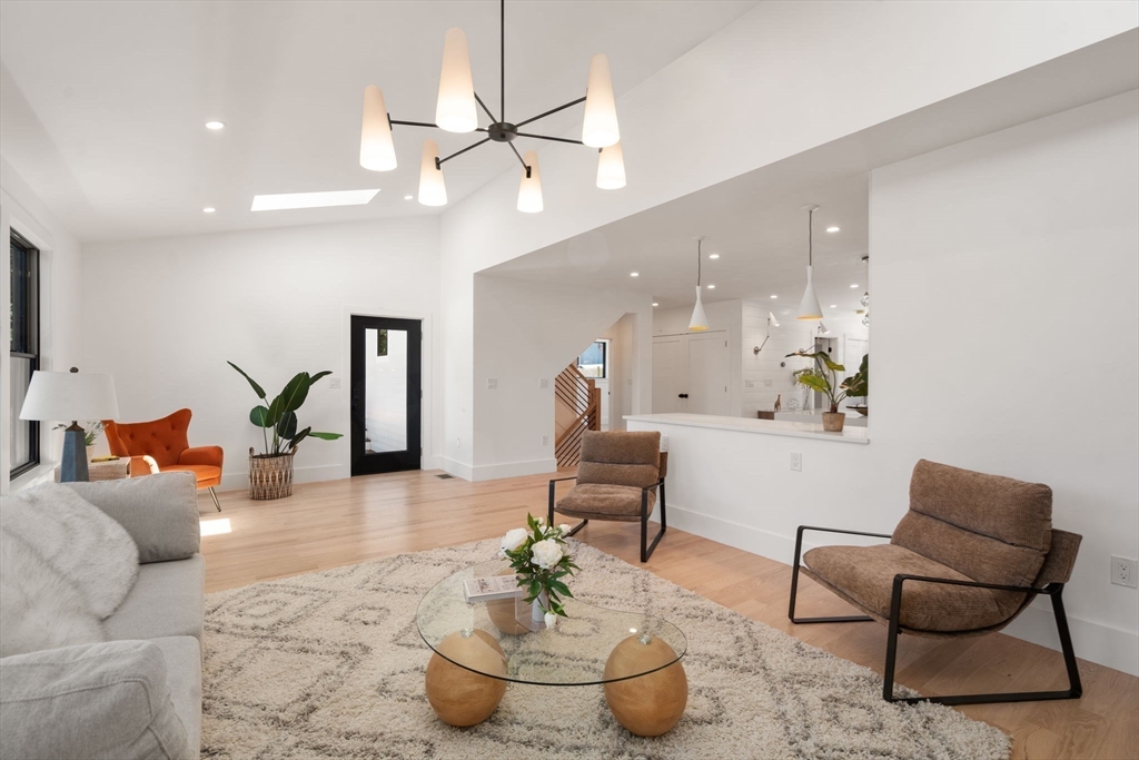 216 Aspinwall Ave, # 3