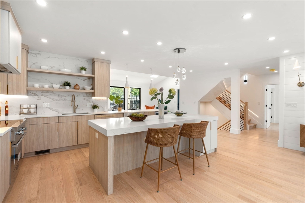 216 Aspinwall Ave, # 3