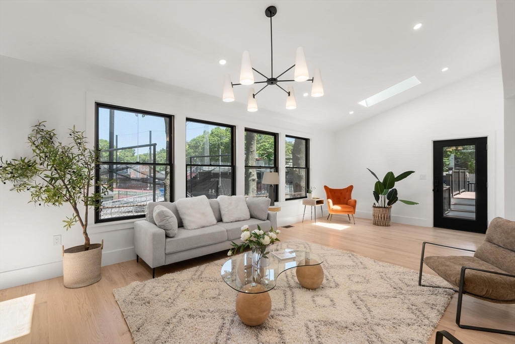 216 Aspinwall Ave, # 3