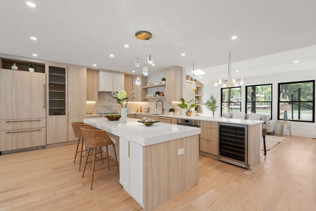 216 Aspinwall Ave, # 3