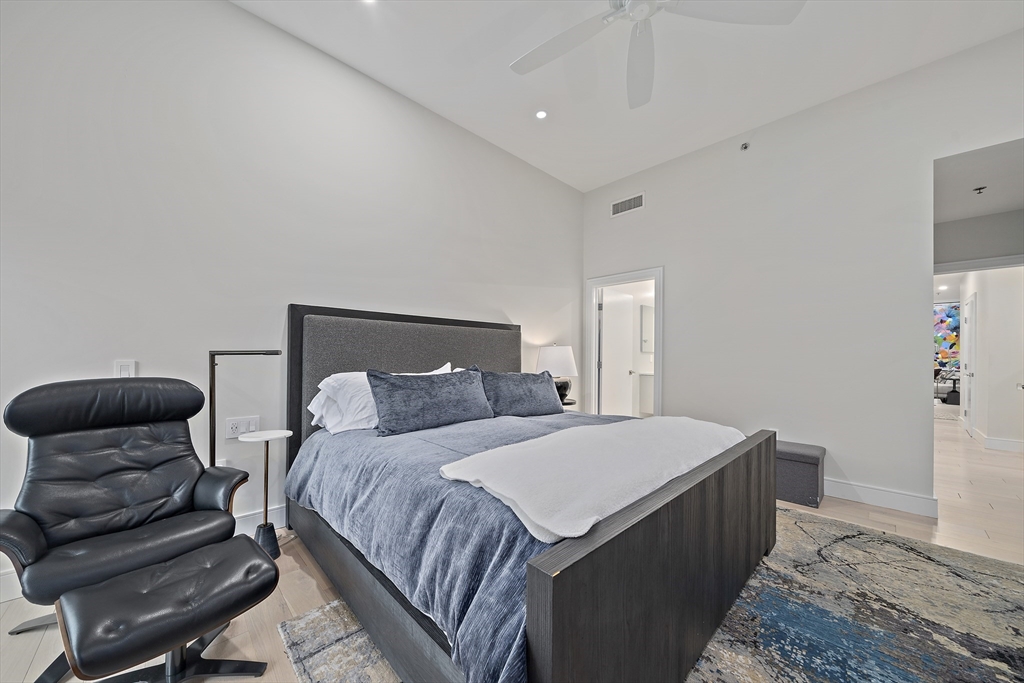 2420 Beacon Street # 401