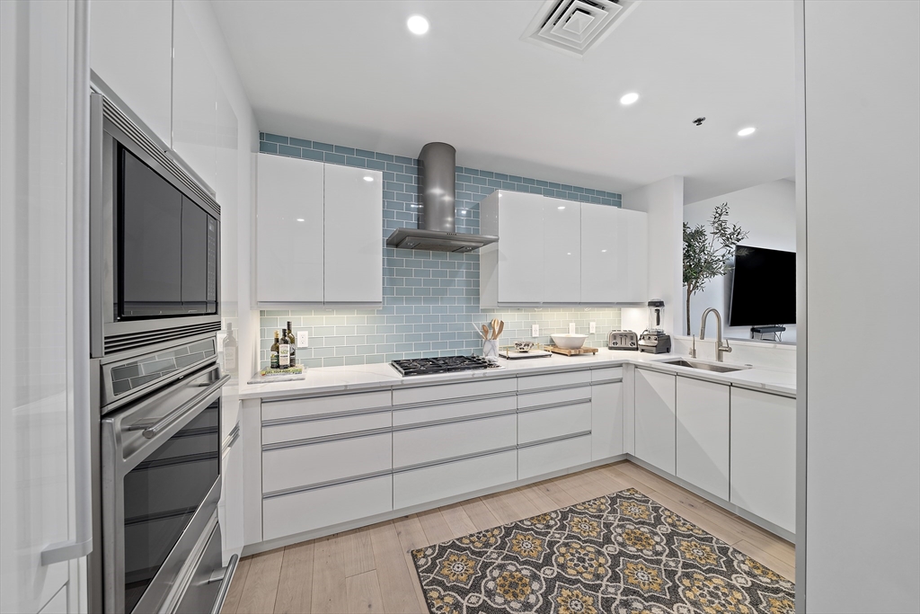 2420 Beacon Street # 401