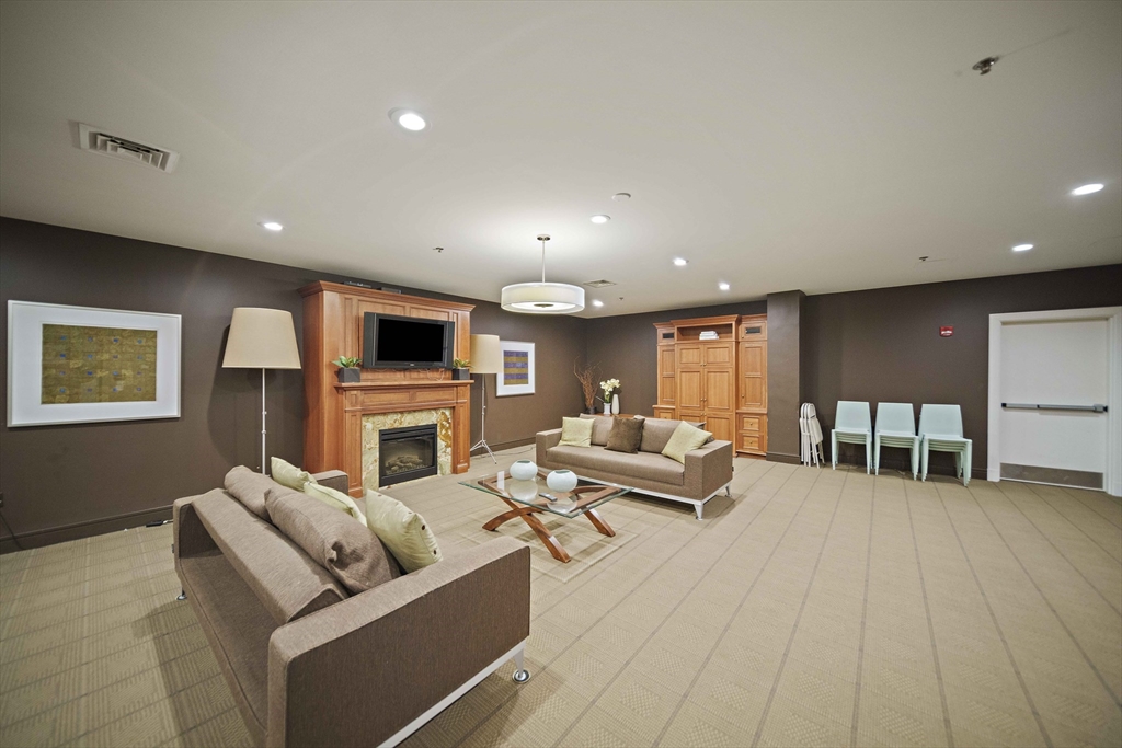 2420 Beacon Street # 401