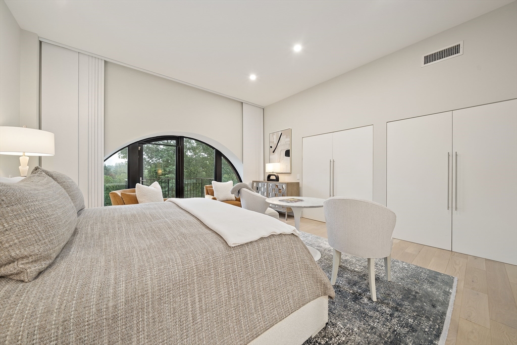 2420 Beacon Street # 401