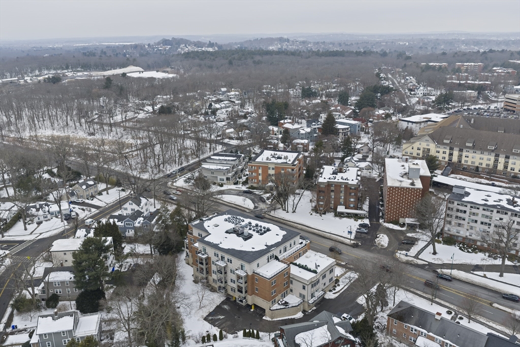 321 Hammond Pond Pkwy # 105