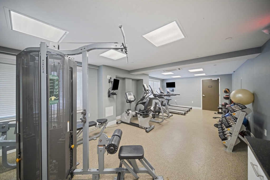 321 Hammond Pond Pkwy # 105