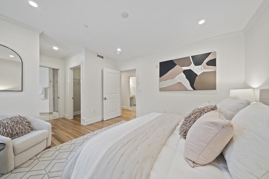 321 Hammond Pond Pkwy # 105