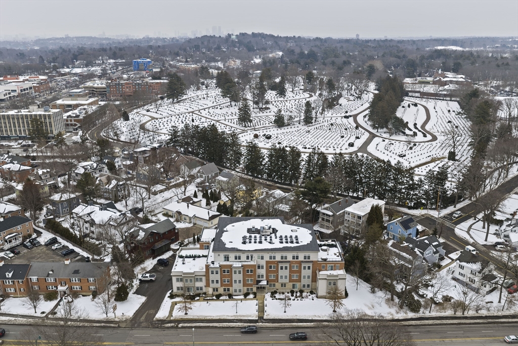 321 Hammond Pond Pkwy # 105