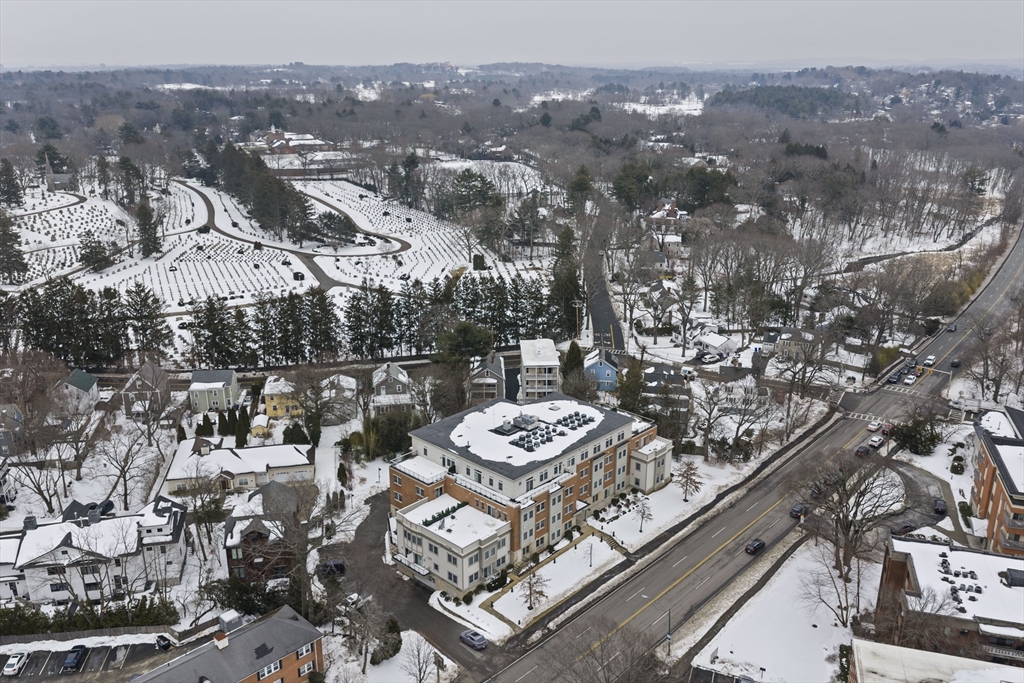 321 Hammond Pond Pkwy # 105