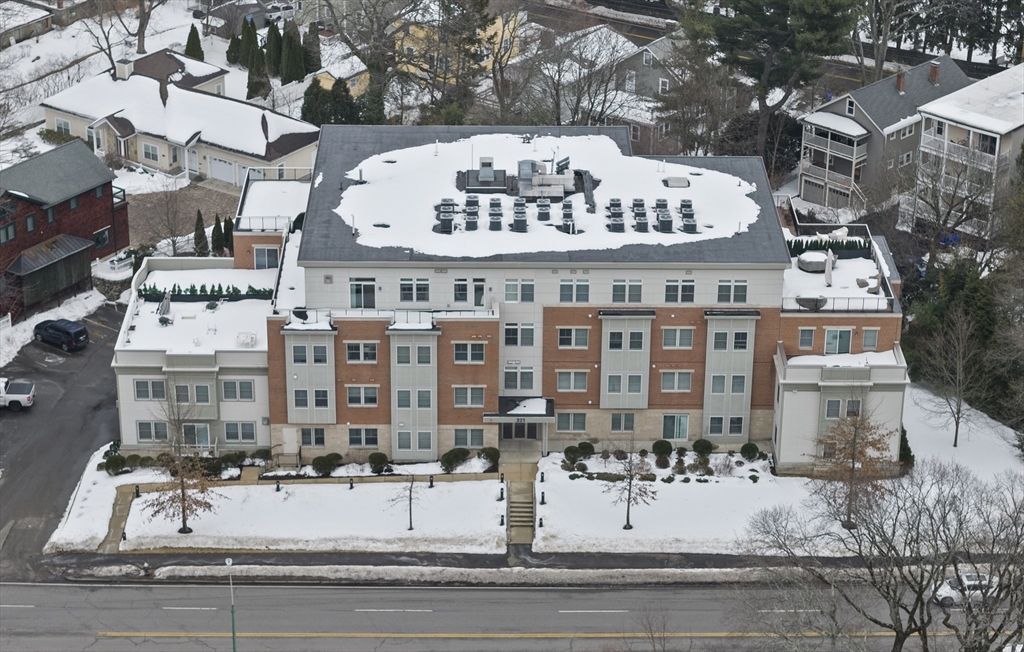 321 Hammond Pond Pkwy # 105