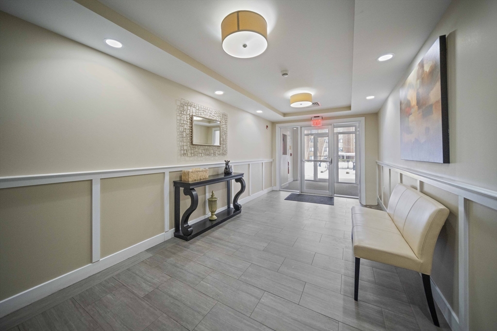 321 Hammond Pond Pkwy # 105