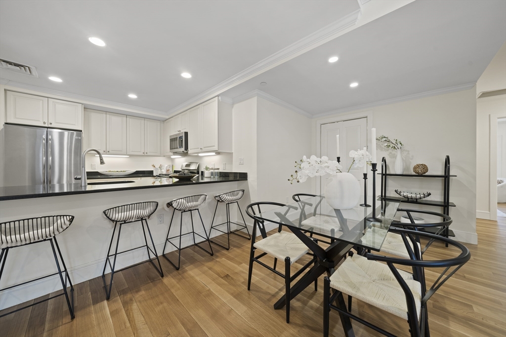 321 Hammond Pond Pkwy # 105