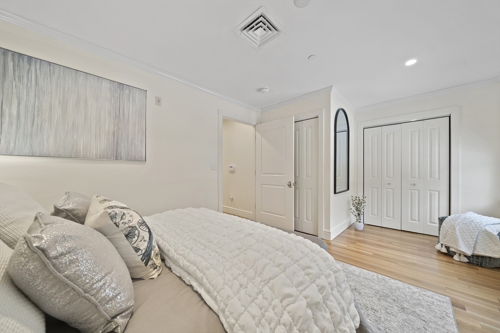 321 Hammond Pond Pkwy # 105