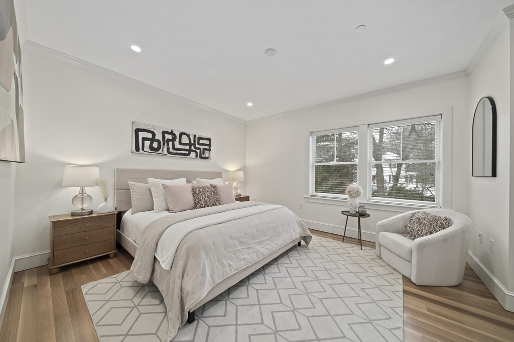 321 Hammond Pond Pkwy # 105